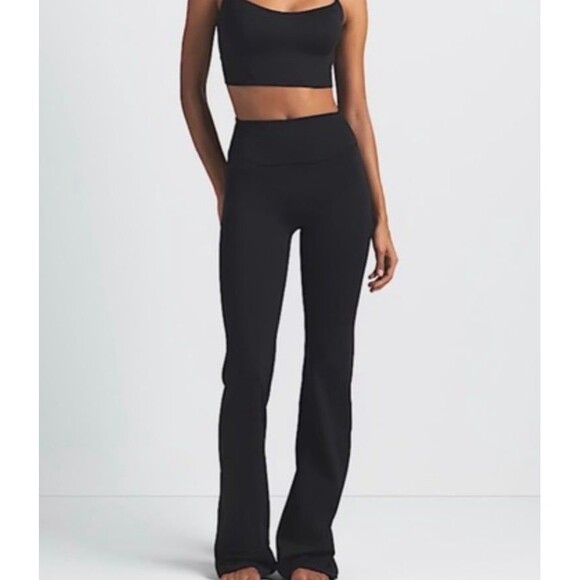 SKIMS Pants - Nike Skims Matte Slim Flare Legging obsidian Size Small - NEW WITH TAGS